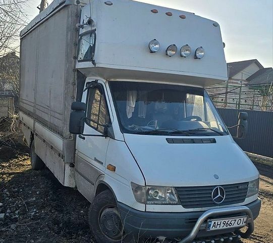 Белый Мерседес Sprinter, объемом двигателя 2.87 л и пробегом 500 тыс. км за 7000 $, фото 1 на Automoto.ua
