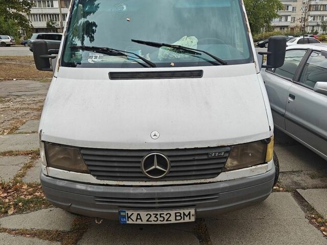 Белый Мерседес Sprinter, объемом двигателя 2.3 л и пробегом 750 тыс. км за 2679 $, фото 1 на Automoto.ua