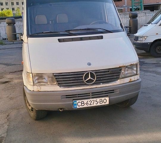 Білий Мерседес Sprinter, об'ємом двигуна 2.87 л та пробігом 946 тис. км за 3200 $, фото 1 на Automoto.ua