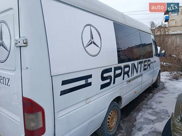Белый Мерседес Sprinter, объемом двигателя 2.87 л и пробегом 744 тыс. км за 4000 $, фото 1 на Automoto.ua