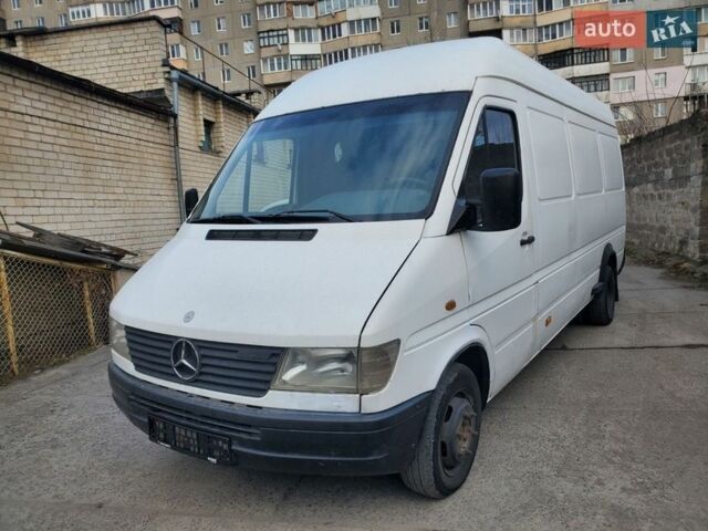 Белый Мерседес Sprinter, объемом двигателя 2.9 л и пробегом 350 тыс. км за 6300 $, фото 1 на Automoto.ua