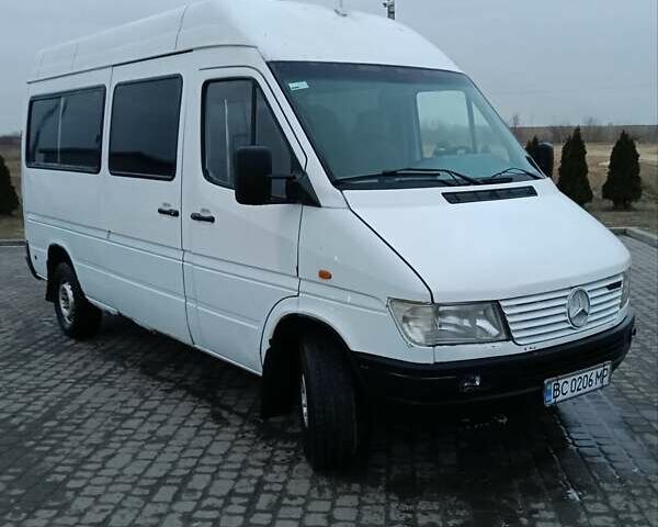 Білий Мерседес Sprinter, об'ємом двигуна 2.87 л та пробігом 300 тис. км за 4800 $, фото 1 на Automoto.ua