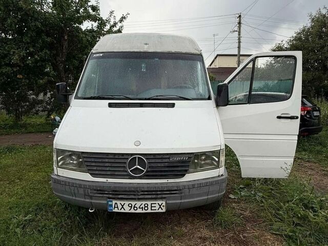 Белый Мерседес Sprinter, объемом двигателя 2.3 л и пробегом 657 тыс. км за 3600 $, фото 1 на Automoto.ua