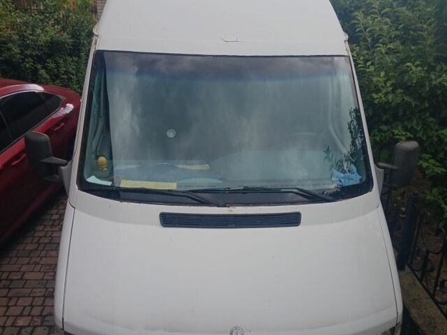 Белый Мерседес Sprinter, объемом двигателя 2.9 л и пробегом 500 тыс. км за 5999 $, фото 1 на Automoto.ua