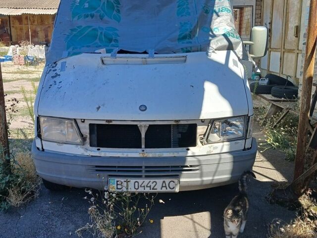 Білий Мерседес Sprinter, об'ємом двигуна 2.3 л та пробігом 430 тис. км за 1500 $, фото 1 на Automoto.ua