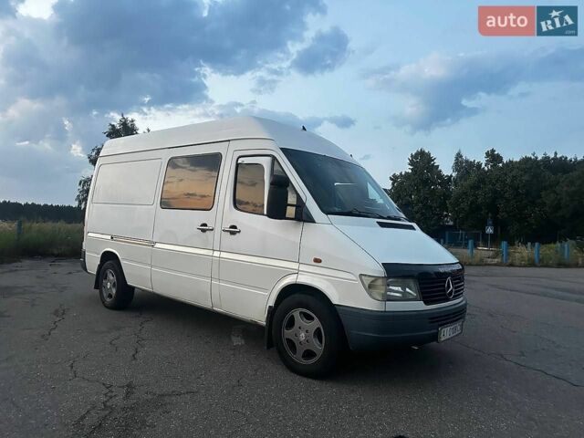 Белый Мерседес Sprinter, объемом двигателя 2.87 л и пробегом 545 тыс. км за 6300 $, фото 1 на Automoto.ua
