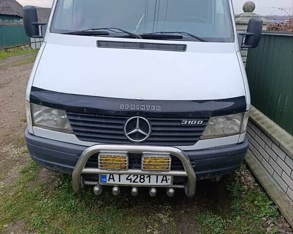 Білий Мерседес Sprinter, об'ємом двигуна 2.87 л та пробігом 351 тис. км за 7800 $, фото 1 на Automoto.ua