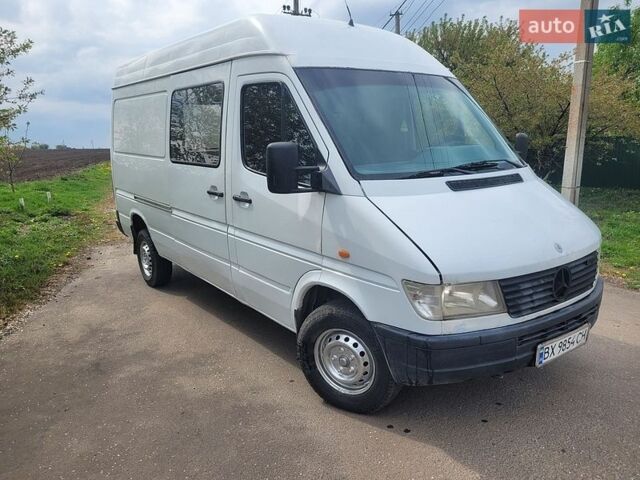 Белый Мерседес Sprinter, объемом двигателя 2.87 л и пробегом 800 тыс. км за 5500 $, фото 1 на Automoto.ua
