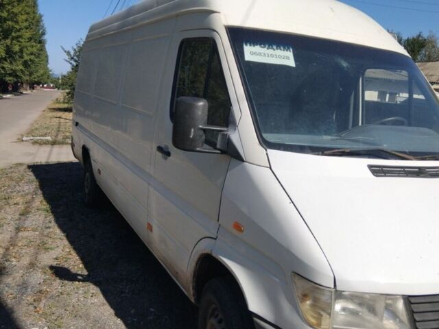 Белый Мерседес Sprinter, объемом двигателя 0 л и пробегом 450 тыс. км за 6000 $, фото 1 на Automoto.ua