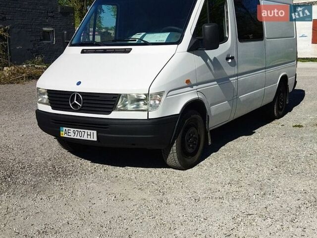 Белый Мерседес Sprinter, объемом двигателя 2.87 л и пробегом 646 тыс. км за 9500 $, фото 1 на Automoto.ua