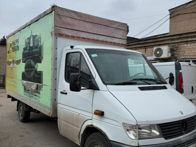 Белый Мерседес Sprinter, объемом двигателя 2.3 л и пробегом 400 тыс. км за 4500 $, фото 1 на Automoto.ua