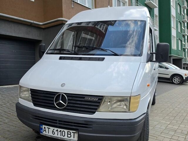 Белый Мерседес Sprinter, объемом двигателя 2.87 л и пробегом 400 тыс. км за 6900 $, фото 1 на Automoto.ua