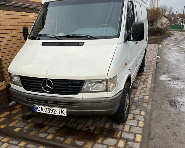 Белый Мерседес Sprinter, объемом двигателя 2.9 л и пробегом 955 тыс. км за 7000 $, фото 1 на Automoto.ua