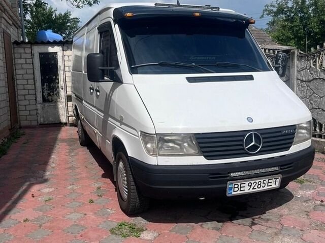 Белый Мерседес Sprinter, объемом двигателя 2.87 л и пробегом 780 тыс. км за 5500 $, фото 1 на Automoto.ua