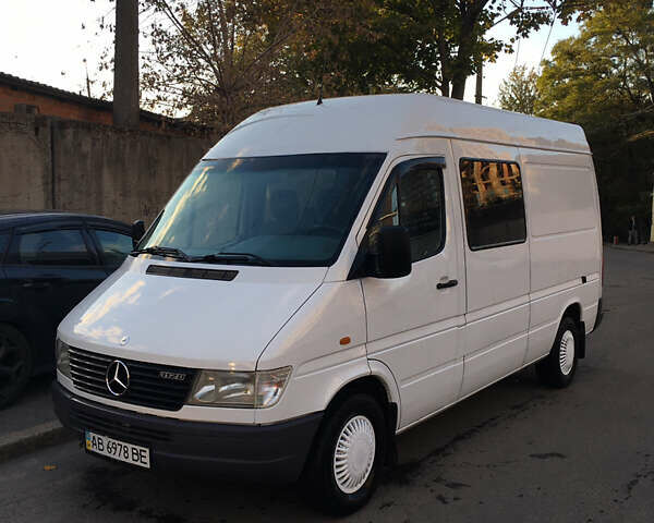 Белый Мерседес Sprinter, объемом двигателя 0 л и пробегом 483 тыс. км за 8000 $, фото 1 на Automoto.ua