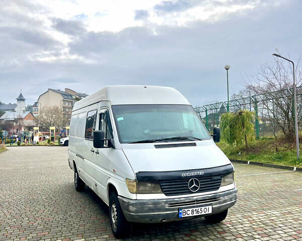 Белый Мерседес Sprinter, объемом двигателя 2.9 л и пробегом 642 тыс. км за 9500 $, фото 1 на Automoto.ua