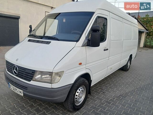 Белый Мерседес Sprinter, объемом двигателя 2.9 л и пробегом 270 тыс. км за 7800 $, фото 1 на Automoto.ua