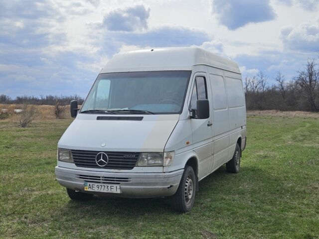 Білий Мерседес Sprinter, об'ємом двигуна 2.9 л та пробігом 550 тис. км за 6500 $, фото 1 на Automoto.ua