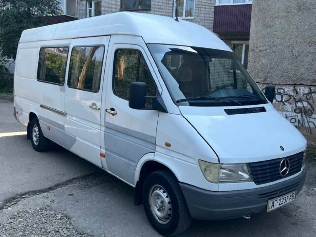 Білий Мерседес Sprinter, об'ємом двигуна 2.9 л та пробігом 999 тис. км за 6500 $, фото 1 на Automoto.ua