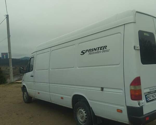Белый Мерседес Sprinter, объемом двигателя 2.9 л и пробегом 440 тыс. км за 7900 $, фото 1 на Automoto.ua