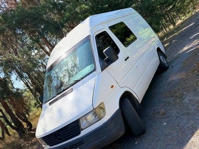 Білий Мерседес Sprinter, об'ємом двигуна 2.87 л та пробігом 300 тис. км за 6500 $, фото 1 на Automoto.ua