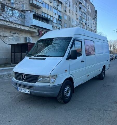 Белый Мерседес Sprinter, объемом двигателя 2.9 л и пробегом 680 тыс. км за 5000 $, фото 1 на Automoto.ua