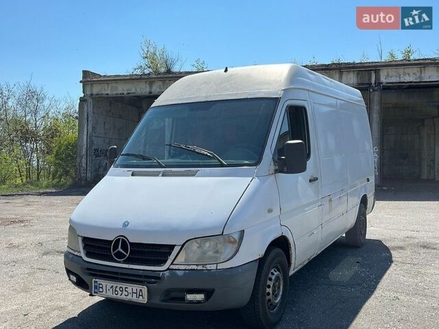 Белый Мерседес Sprinter, объемом двигателя 2.15 л и пробегом 558 тыс. км за 5800 $, фото 1 на Automoto.ua