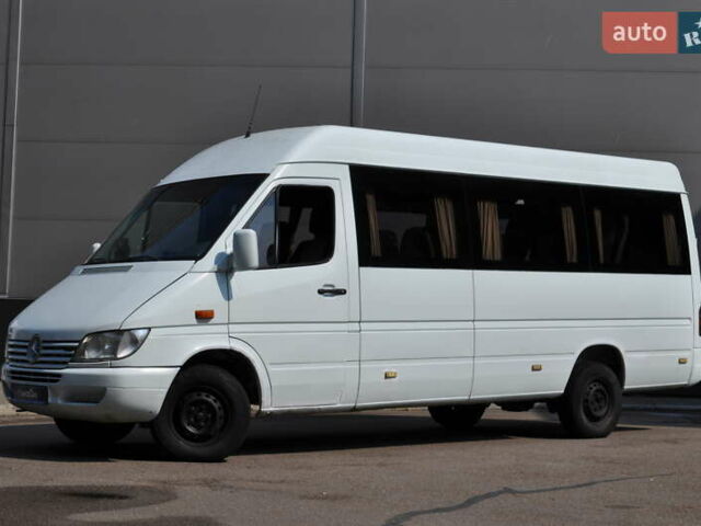 Белый Мерседес Sprinter, объемом двигателя 2.2 л и пробегом 900 тыс. км за 9000 $, фото 1 на Automoto.ua