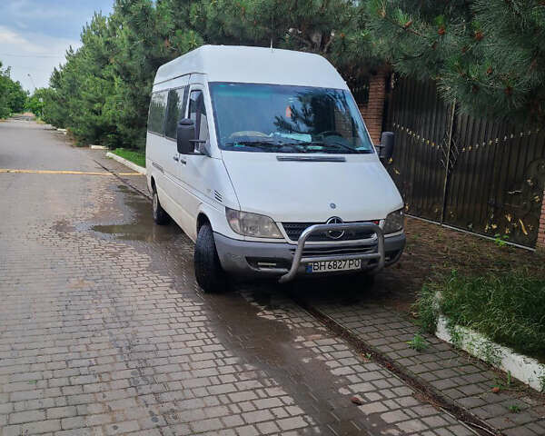 Белый Мерседес Sprinter, объемом двигателя 2.2 л и пробегом 660 тыс. км за 7500 $, фото 1 на Automoto.ua