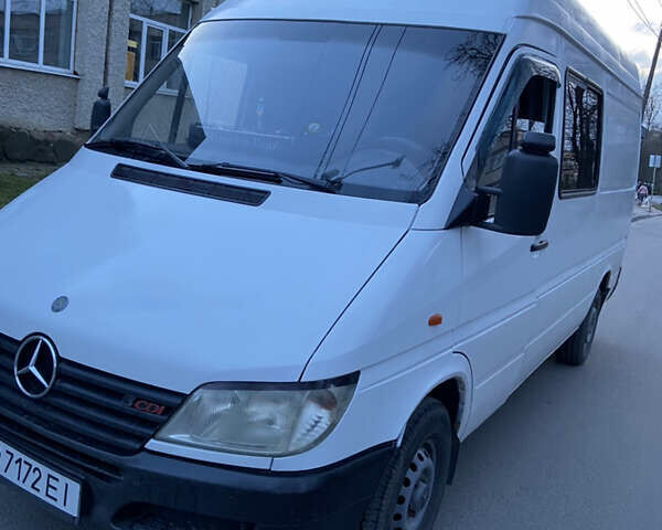 Белый Мерседес Sprinter, объемом двигателя 2.1 л и пробегом 787 тыс. км за 8850 $, фото 1 на Automoto.ua