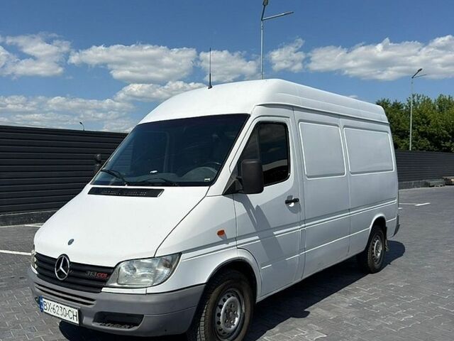 Белый Мерседес Sprinter, объемом двигателя 2.15 л и пробегом 378 тыс. км за 5999 $, фото 1 на Automoto.ua