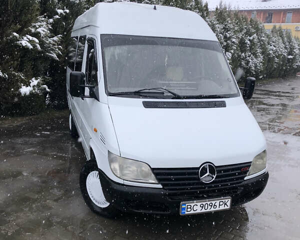 Білий Мерседес Sprinter, об'ємом двигуна 2.15 л та пробігом 685 тис. км за 7700 $, фото 1 на Automoto.ua