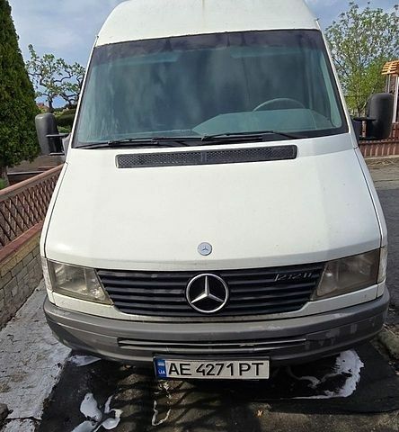 Білий Мерседес Sprinter, об'ємом двигуна 2.9 л та пробігом 752 тис. км за 6850 $, фото 1 на Automoto.ua