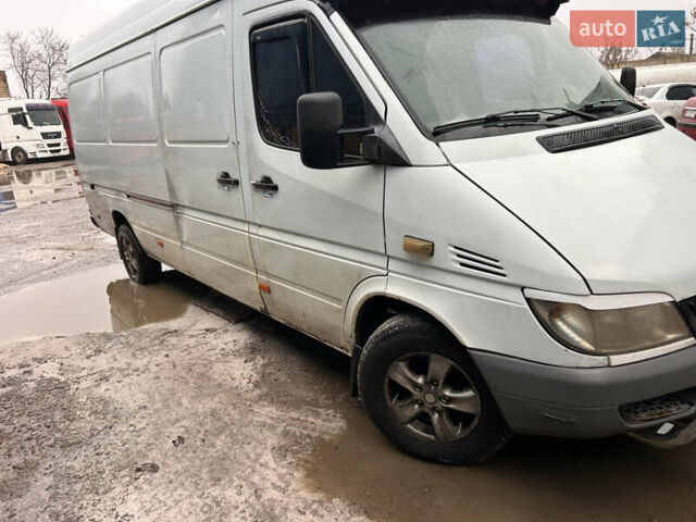 Белый Мерседес Sprinter, объемом двигателя 2.7 л и пробегом 758 тыс. км за 6500 $, фото 1 на Automoto.ua
