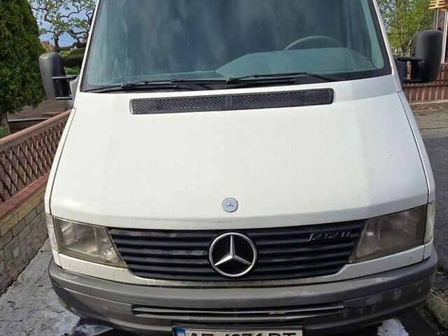 Білий Мерседес Sprinter, об'ємом двигуна 2.9 л та пробігом 752 тис. км за 6500 $, фото 1 на Automoto.ua