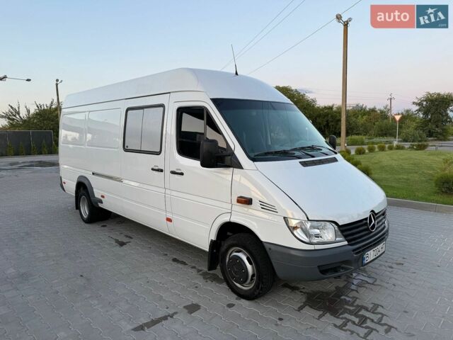 Белый Мерседес Sprinter, объемом двигателя 2.69 л и пробегом 617 тыс. км за 13500 $, фото 1 на Automoto.ua