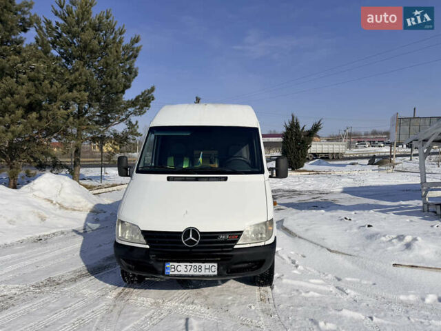 Білий Мерседес Sprinter, об'ємом двигуна 2.15 л та пробігом 690 тис. км за 7800 $, фото 1 на Automoto.ua