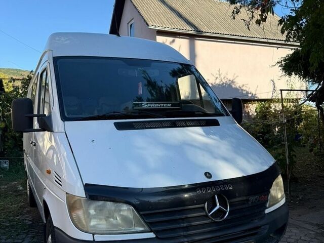 Белый Мерседес Sprinter, объемом двигателя 2.2 л и пробегом 630 тыс. км за 8650 $, фото 1 на Automoto.ua