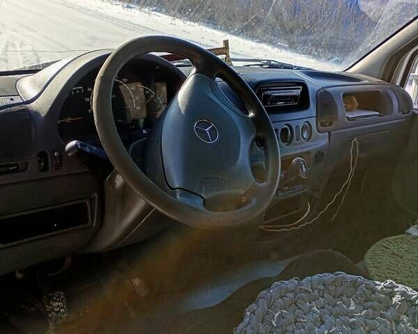 Белый Мерседес Sprinter, объемом двигателя 2.15 л и пробегом 250 тыс. км за 5500 $, фото 1 на Automoto.ua