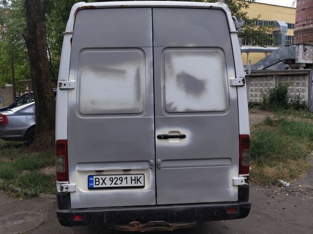 Белый Мерседес Sprinter, объемом двигателя 2.7 л и пробегом 300 тыс. км за 7200 $, фото 1 на Automoto.ua