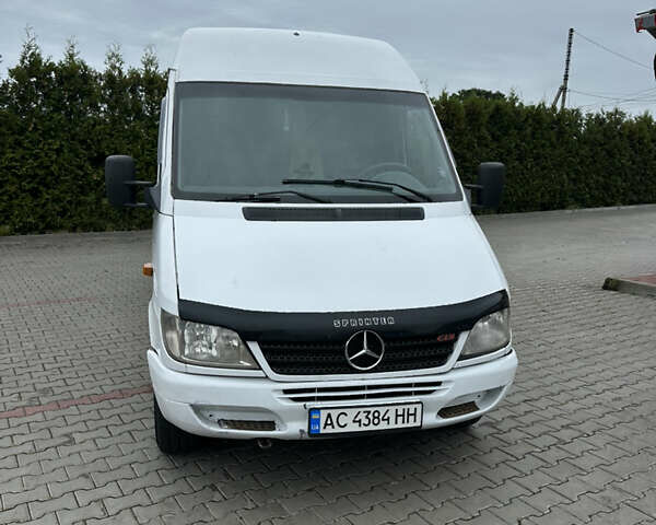 Белый Мерседес Sprinter, объемом двигателя 2.7 л и пробегом 778 тыс. км за 7500 $, фото 1 на Automoto.ua