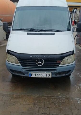 Белый Мерседес Sprinter, объемом двигателя 2.2 л и пробегом 100 тыс. км за 11000 $, фото 1 на Automoto.ua