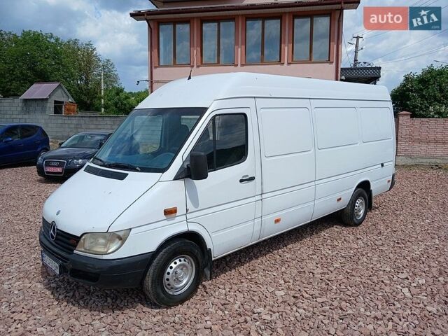 Белый Мерседес Sprinter, объемом двигателя 2.15 л и пробегом 509 тыс. км за 8200 $, фото 1 на Automoto.ua