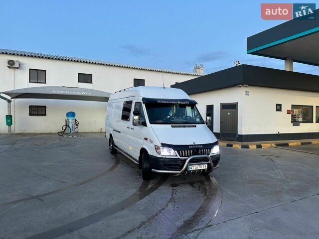 Белый Мерседес Sprinter, объемом двигателя 2.69 л и пробегом 350 тыс. км за 13586 $, фото 1 на Automoto.ua