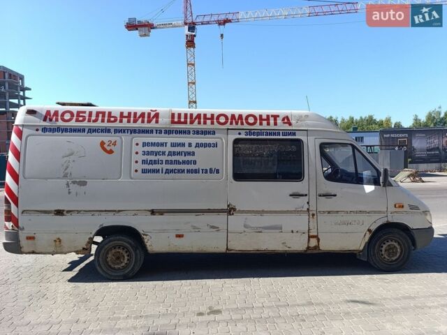 Білий Мерседес Sprinter, об'ємом двигуна 2.1 л та пробігом 685 тис. км за 2000 $, фото 1 на Automoto.ua