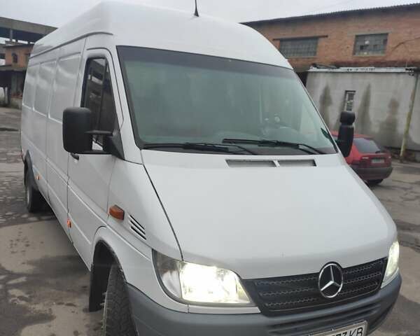 Белый Мерседес Sprinter, объемом двигателя 2.15 л и пробегом 543 тыс. км за 12000 $, фото 1 на Automoto.ua
