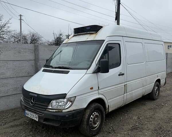 Білий Мерседес Sprinter, об'ємом двигуна 2.15 л та пробігом 677 тис. км за 5500 $, фото 1 на Automoto.ua