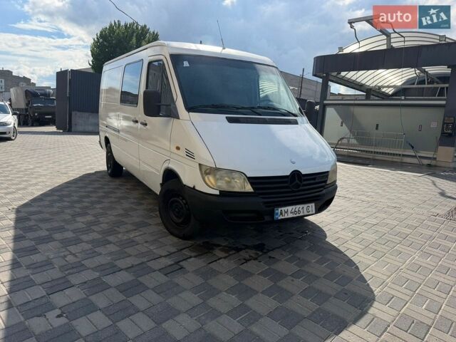 Белый Мерседес Sprinter, объемом двигателя 2.15 л и пробегом 650 тыс. км за 6000 $, фото 1 на Automoto.ua