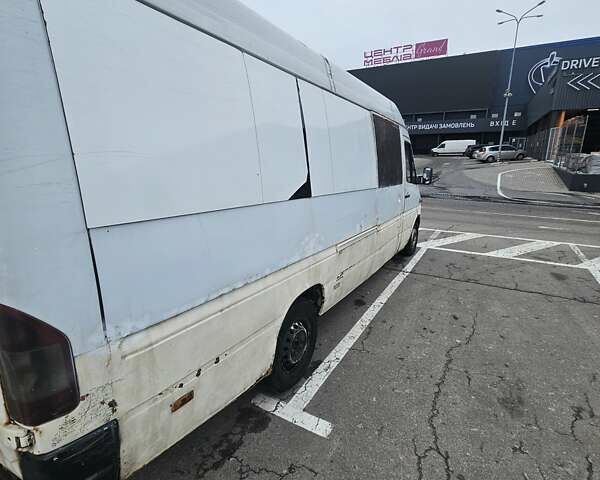 Білий Мерседес Sprinter, об'ємом двигуна 2.15 л та пробігом 202 тис. км за 4350 $, фото 1 на Automoto.ua