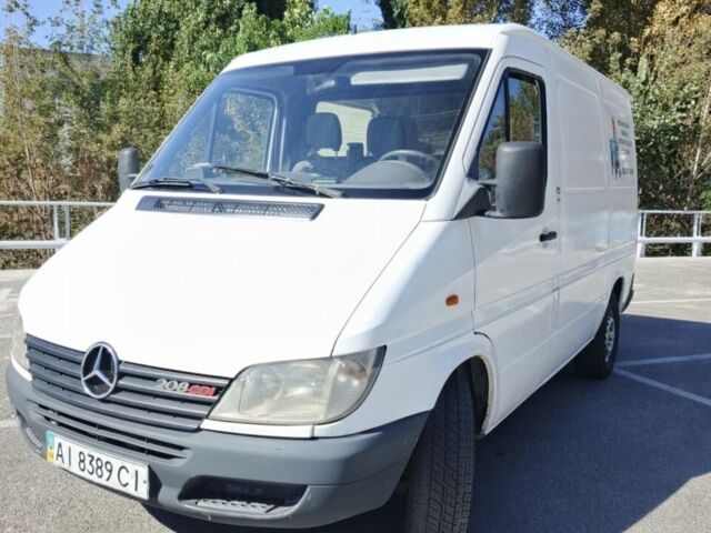 Белый Мерседес Sprinter, объемом двигателя 0 л и пробегом 320 тыс. км за 4700 $, фото 1 на Automoto.ua